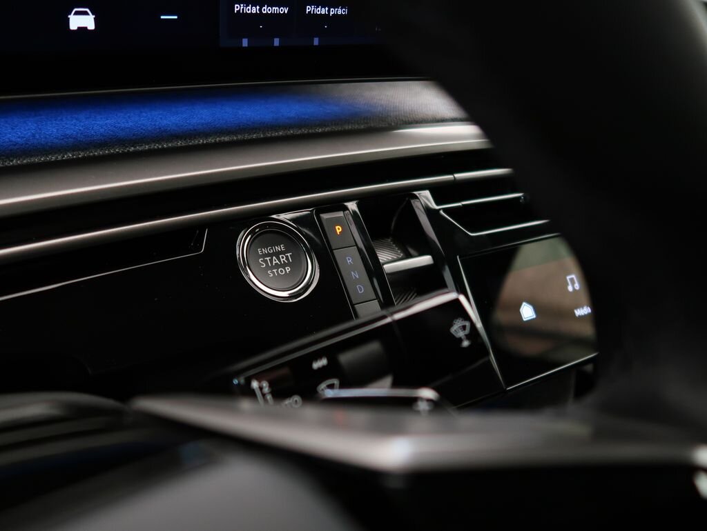 Peugeot 3008 SUV 1,2 l 100 kw