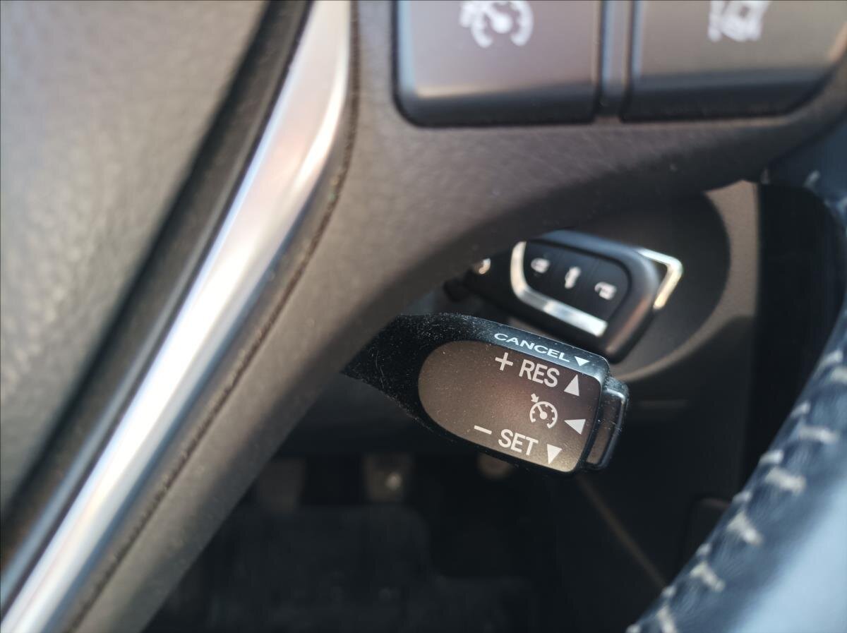 Toyota Auris Kombi 1,6 l 97 kw