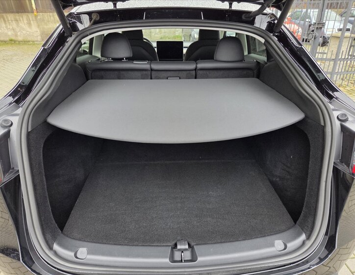 Tesla Model Y SUV / Terénní 0,0 393 kw