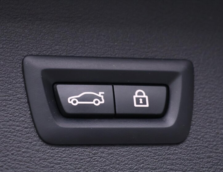 BMW X1 SUV 1,5 l 100 kw