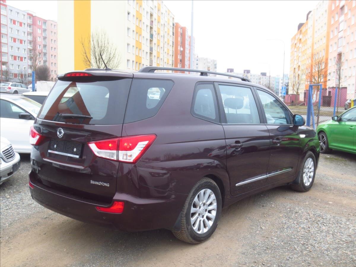 SsangYong Rodius VAN-Minibus 2,0 l 114 kw