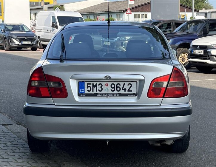 Mitsubishi Carisma Liftback 1,9 l 75 kw