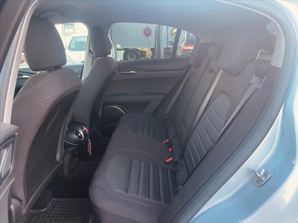 Alfa Romeo Stelvio SUV / Terénní 2,1 l 118 kw