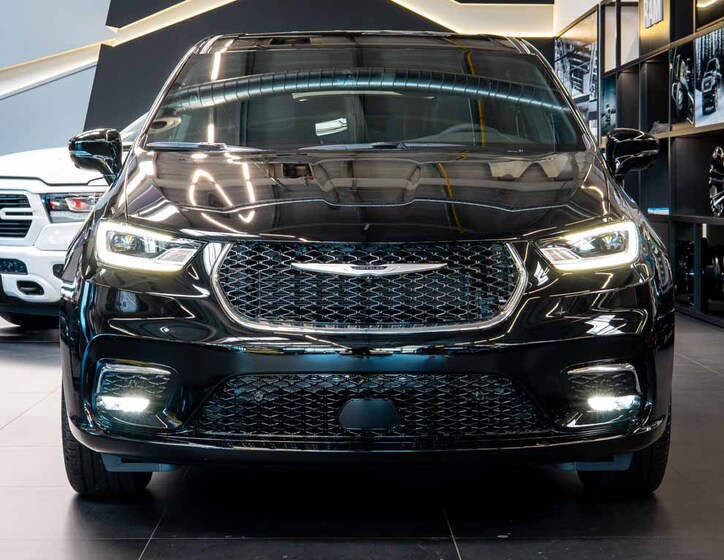 Chrysler Pacifica 12