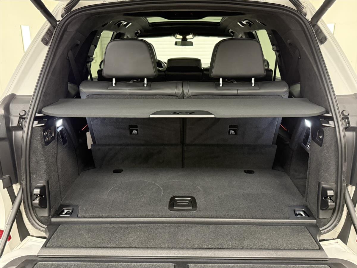 BMW X7 Kombi 3,0 l 250 kw