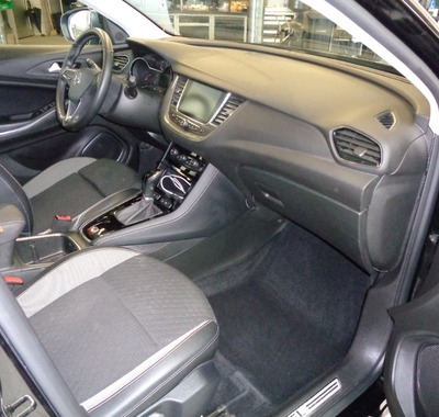 Opel Grandland X 8
