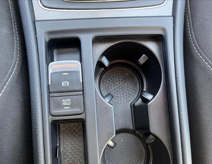 Volkswagen Golf Kombi 1,6 l 81 kw