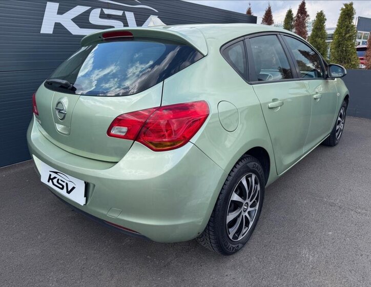 Opel Astra Hatchback 1,4 l 74 kw