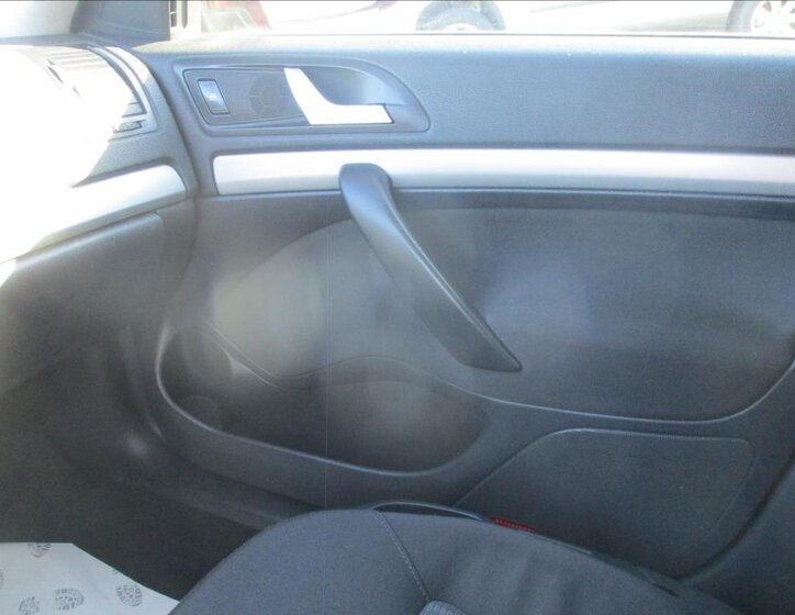 Škoda Octavia Sedan / Limuzína 2,0 l 103 kw