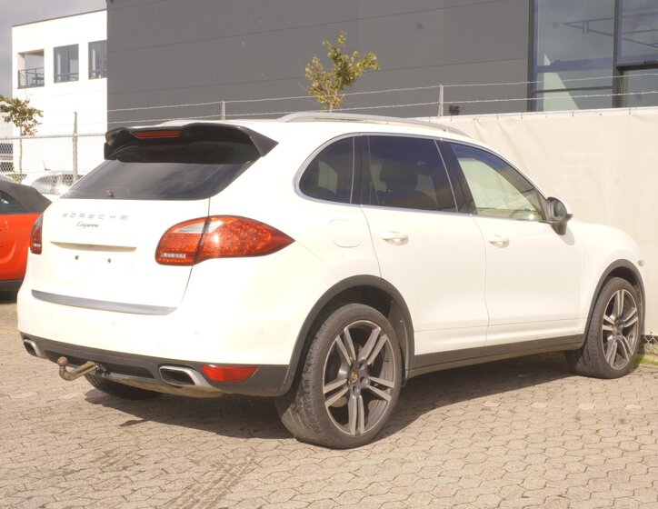 Porsche Cayenne SUV 3,0 l 176 kw