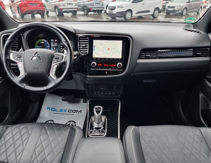 Mitsubishi Outlander SUV 2,4 l 165 kw