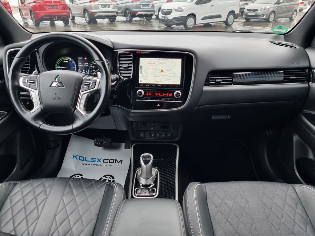 Mitsubishi Outlander SUV 2,4 l 165 kw