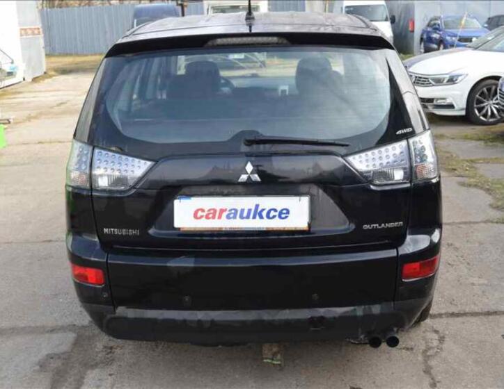 Mitsubishi Outlander 5