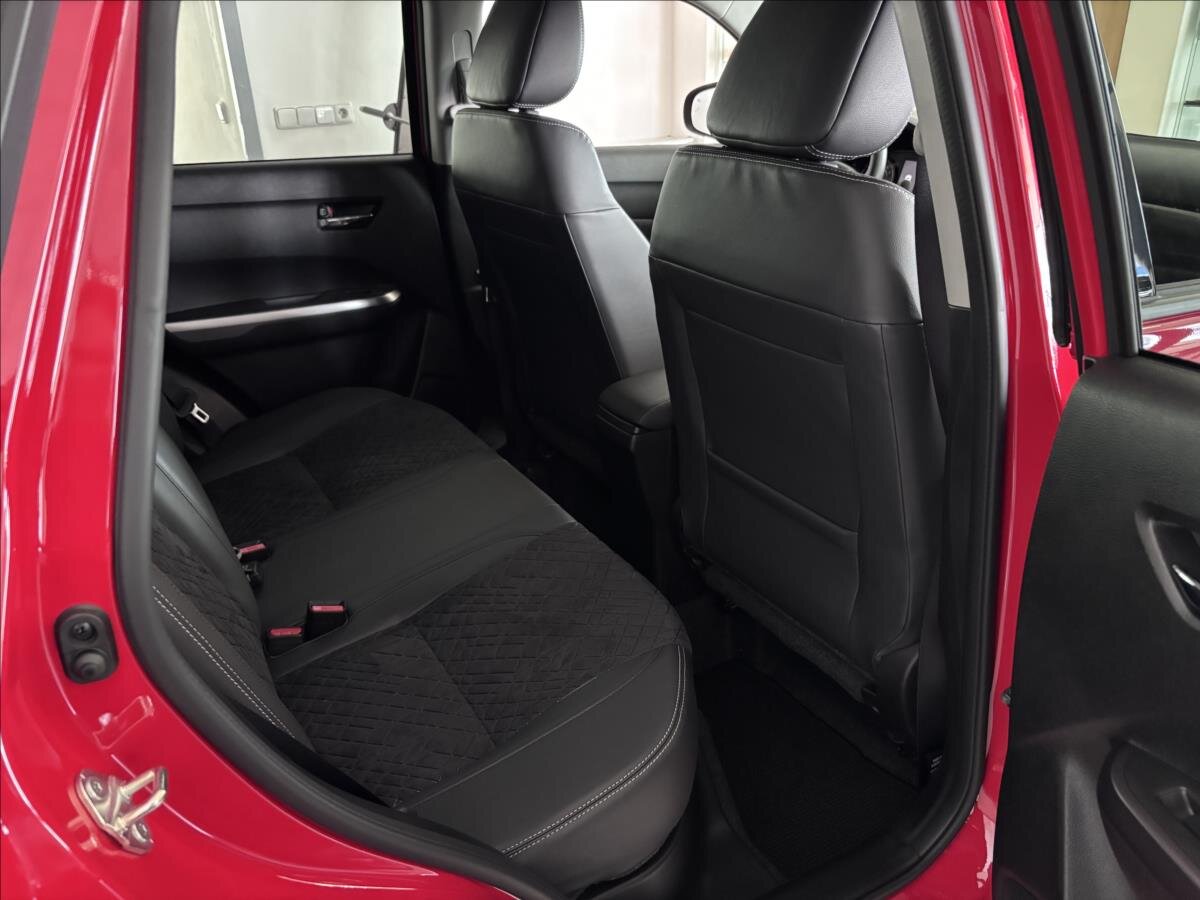Suzuki Vitara SUV / Terénní 1,4 l 81 kw