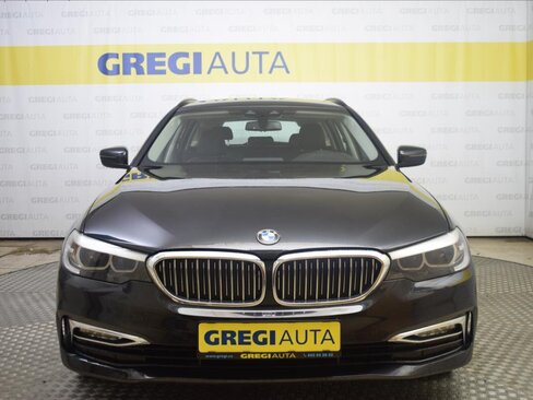 BMW Řada 5 Kombi 3,0 l 195 kw