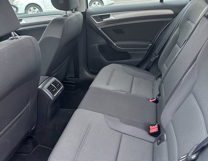 Volkswagen Golf Kombi 1,6 l 77 kw