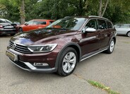 Volkswagen Passat 1