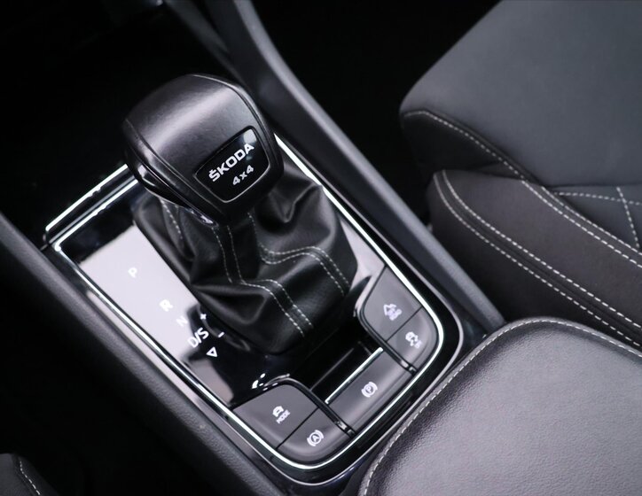 Škoda Karoq SUV / Terénní 2,0 l 110 kw