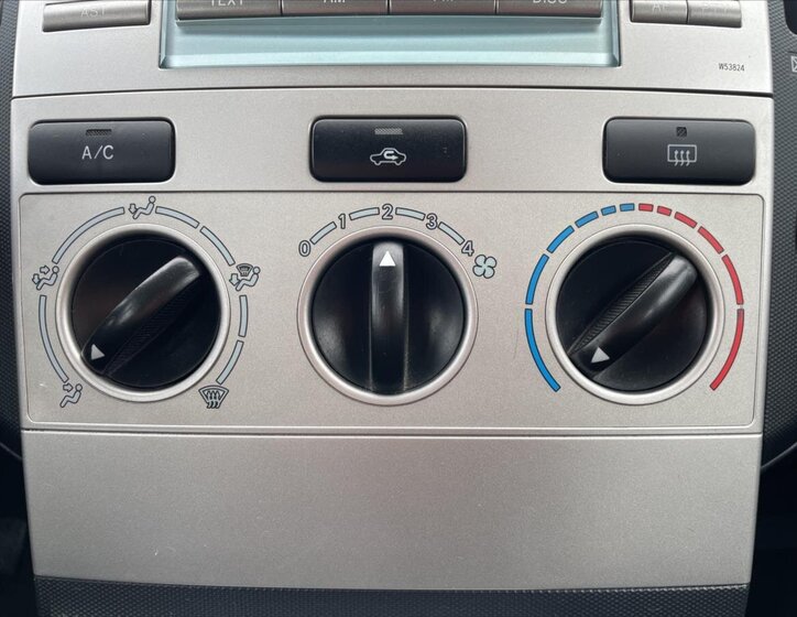 Toyota Corolla Verso 12