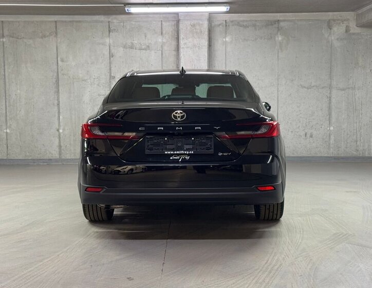 Toyota Camry Sedan / Limuzína 2,5 l 160 kw