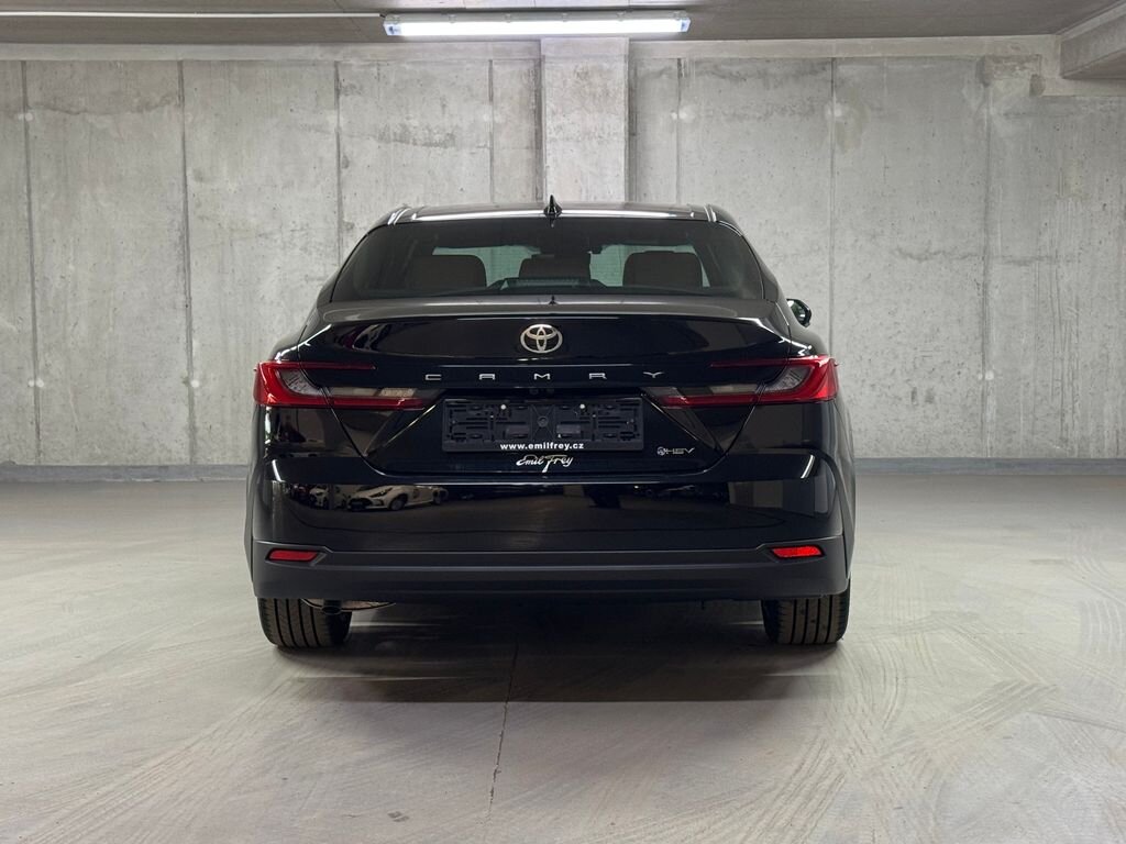 Toyota Camry Sedan / Limuzína 2,5 l 160 kw