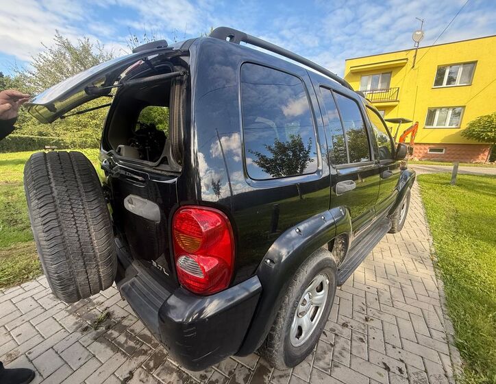 Jeep Liberty 5