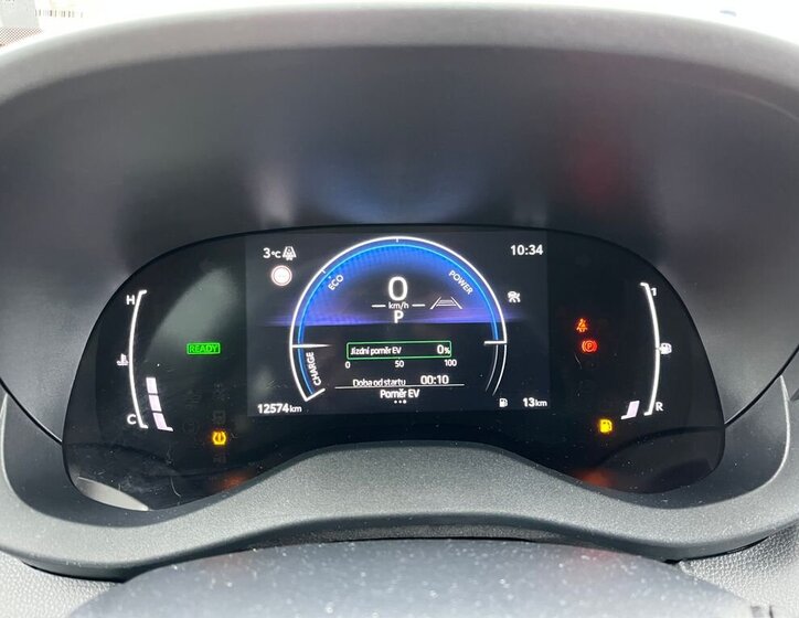 Toyota Yaris Cross 19