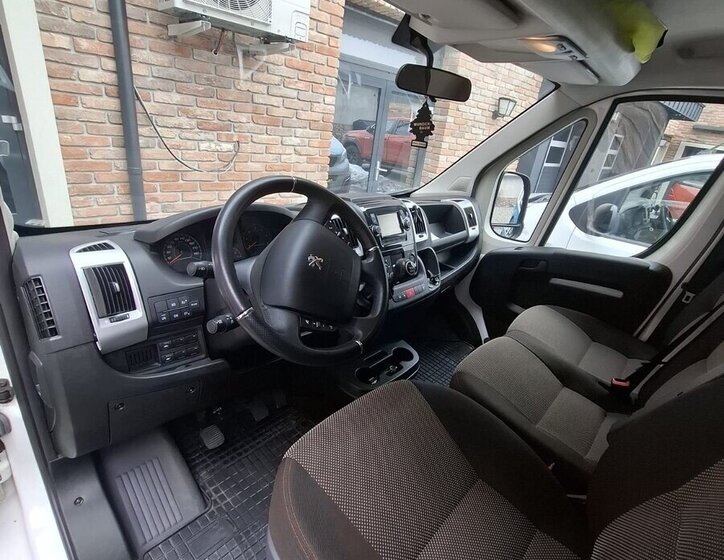Peugeot Boxer VAN-Minibus 2,2 l 121 kw