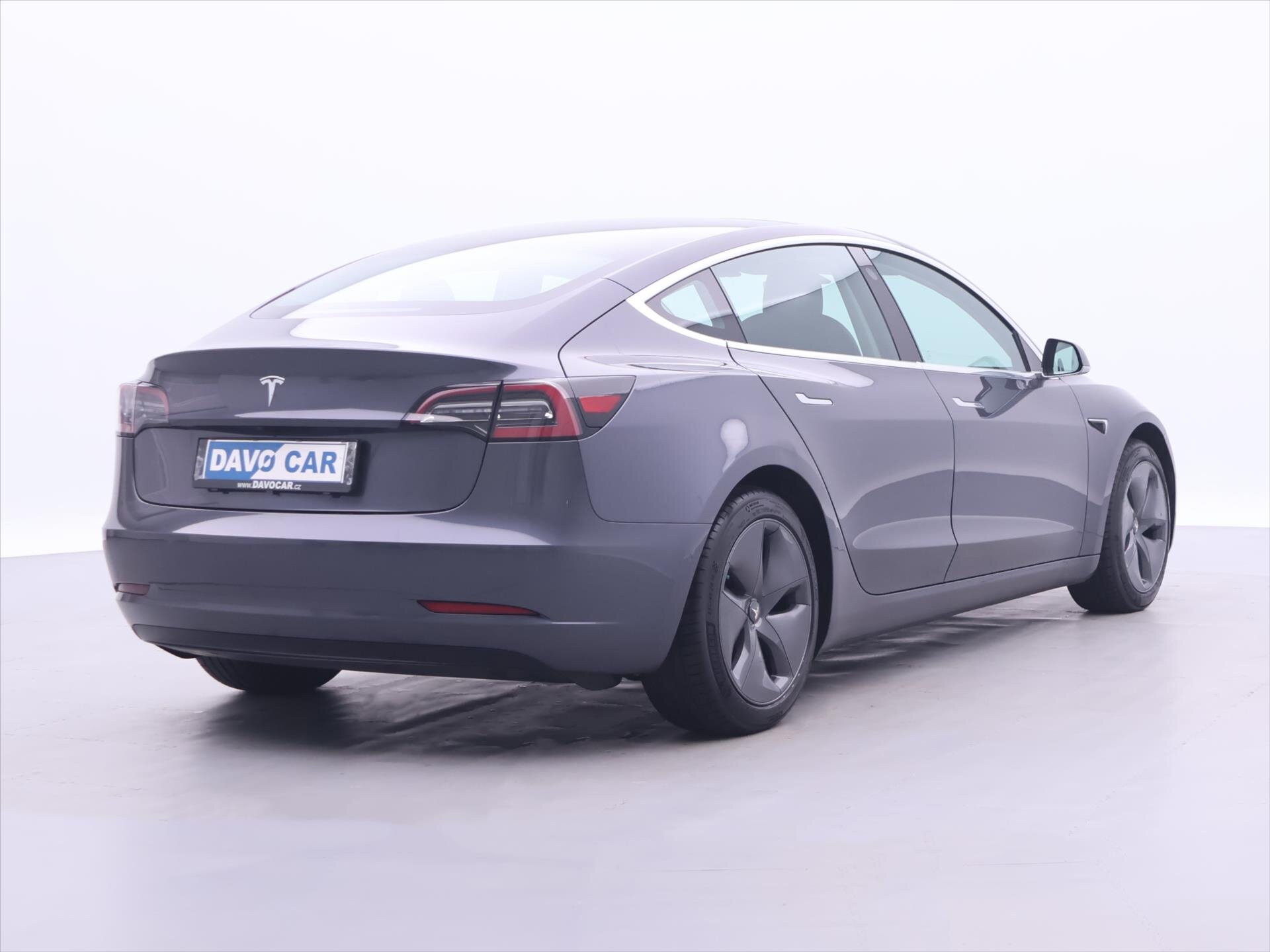 Tesla Model 3 Sedan 0,0 239 kw