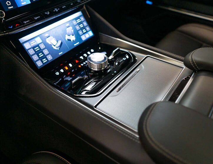 Jeep Grand Wagoneer SUV / Terénní 6,4 l 351 kw