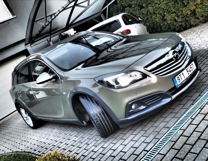 Opel Insignia Kombi 2,0 l 143 kw