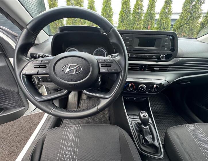 Hyundai i20 15