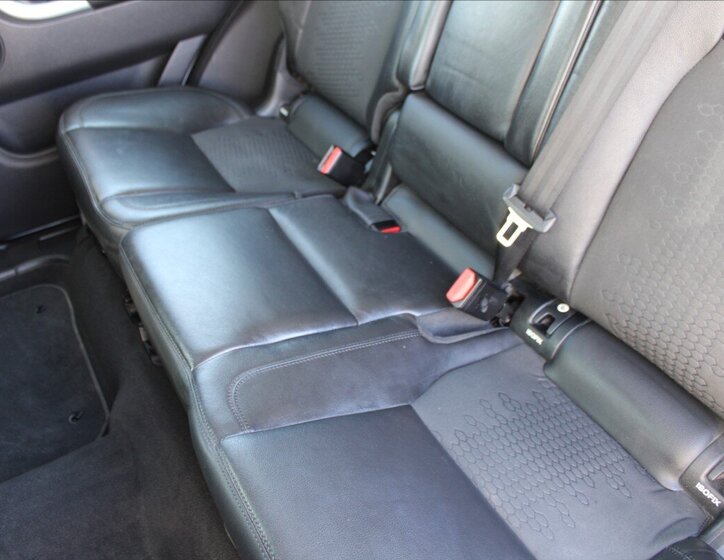 Land Rover Discovery Sport SUV / Terénní 2,0 l 110 kw