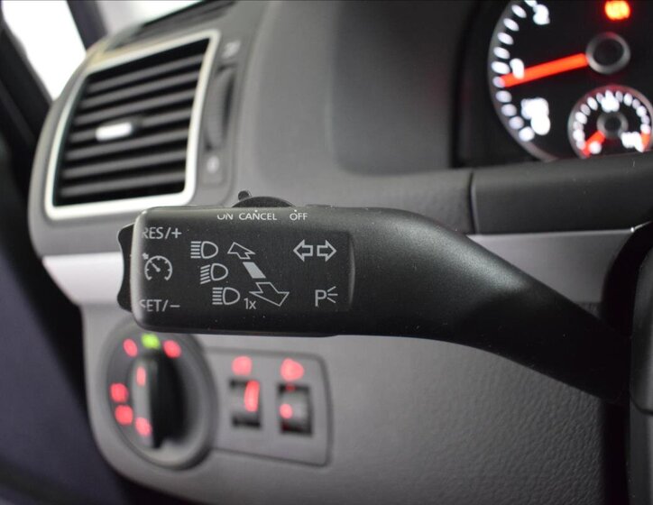 Volkswagen Touran MPV 1,6 l 77 kw