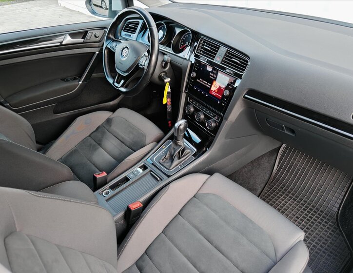 Volkswagen Golf Kombi 1,5 l 96 kw