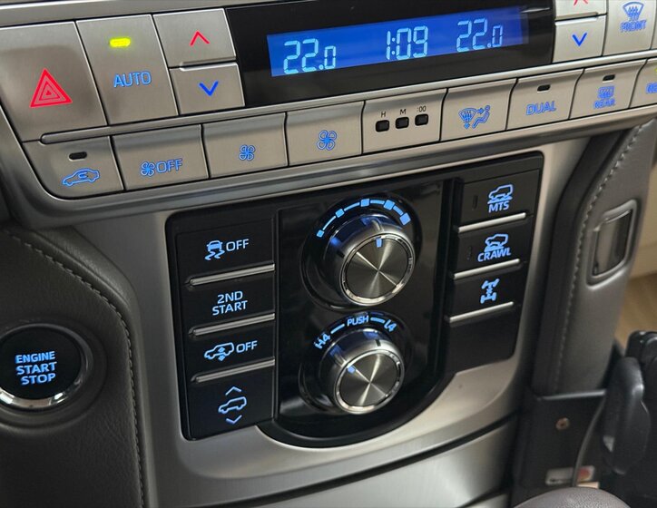 Toyota Land Cruiser 17