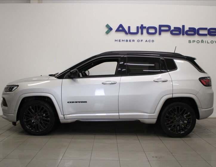 Jeep Compass SUV / Terénní 1,3 l 110 kw