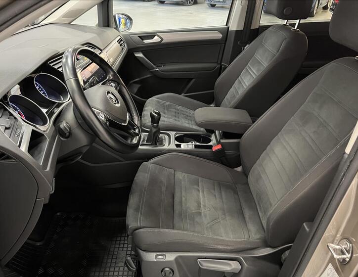 Volkswagen Touran 19