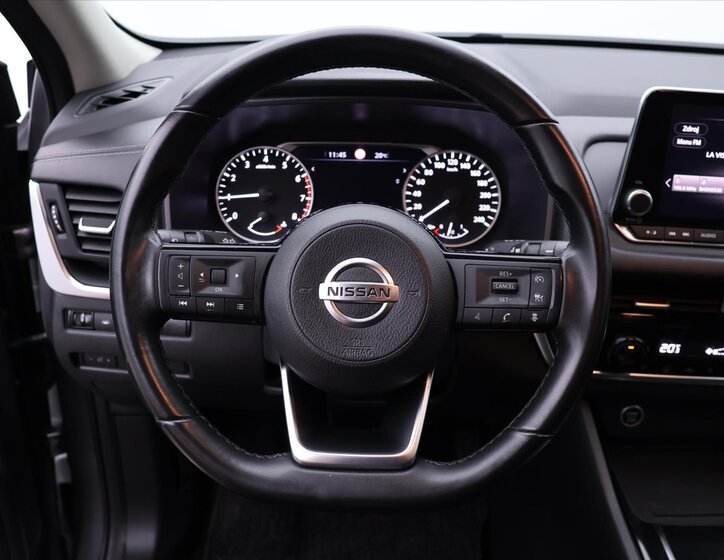 Nissan Qashqai SUV / Terénní 1,3 l 103 kw