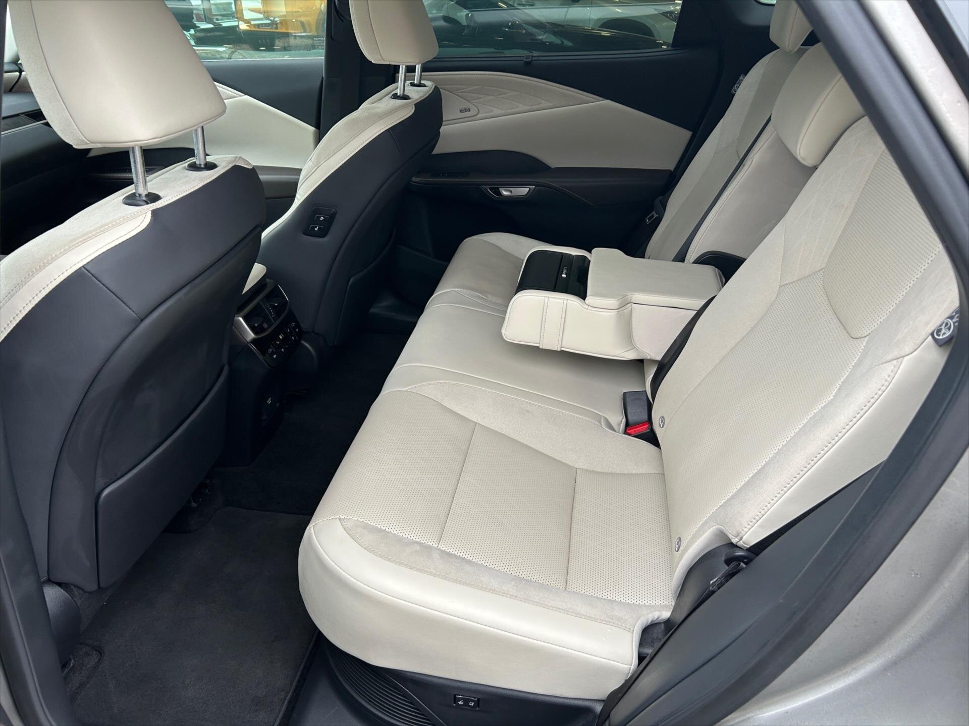 Lexus RX 350h SUV 2,5 l 140 kw