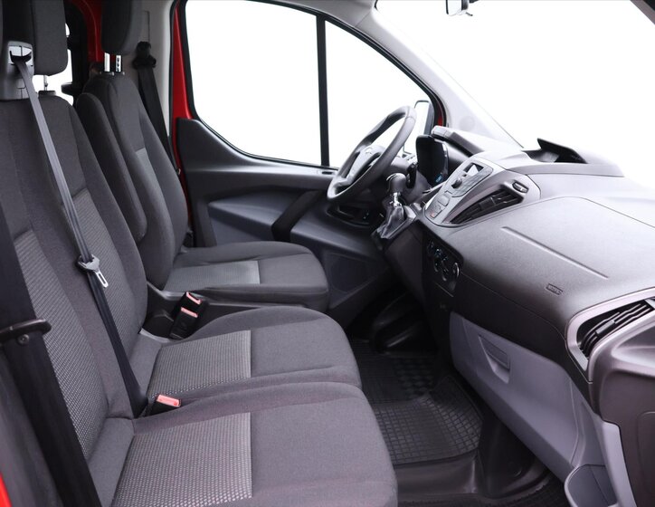 Ford Transit Custom 11