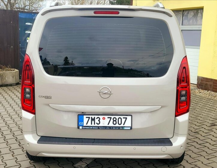 Opel Combo MPV 1,2 l 81 kw