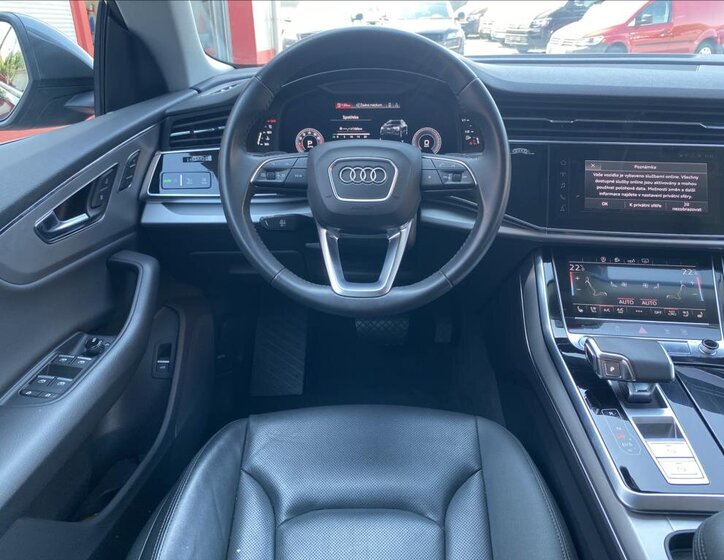 Audi Q8 SUV / Terénní 3,0 l 250 kw