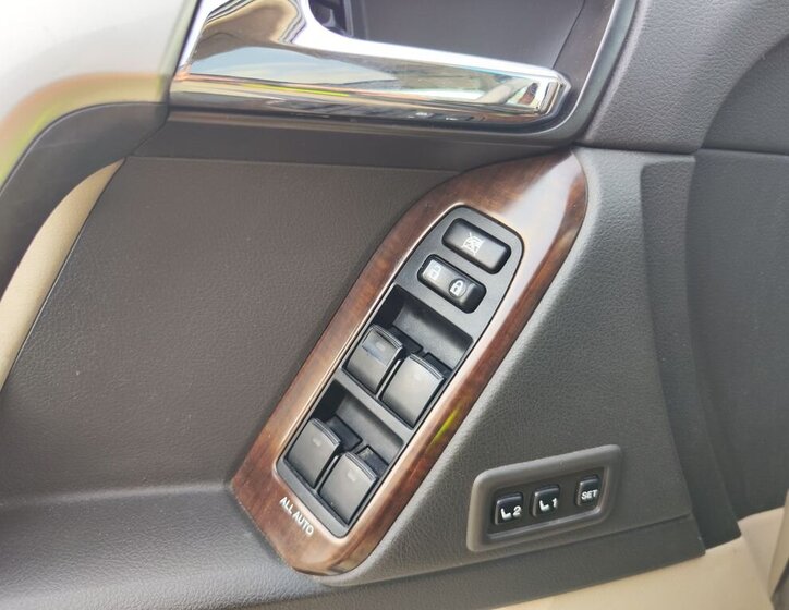 Toyota Land Cruiser SUV / Terénní 3,0 l 127 kw