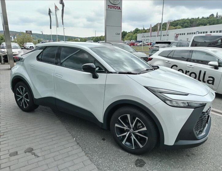 Toyota C-HR 10