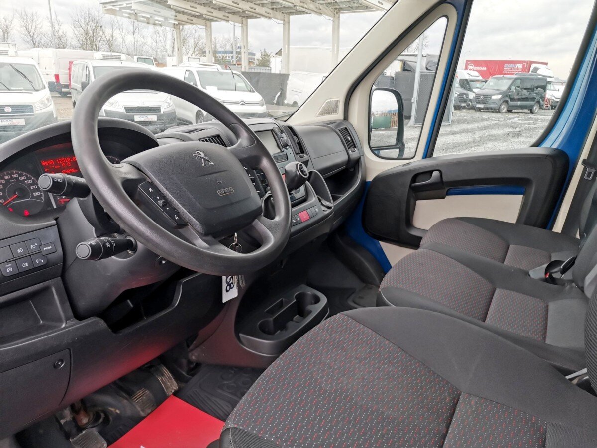 Peugeot Boxer Valník 2,2 l 121 kw