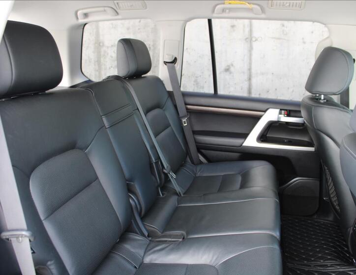 Toyota Land Cruiser 36