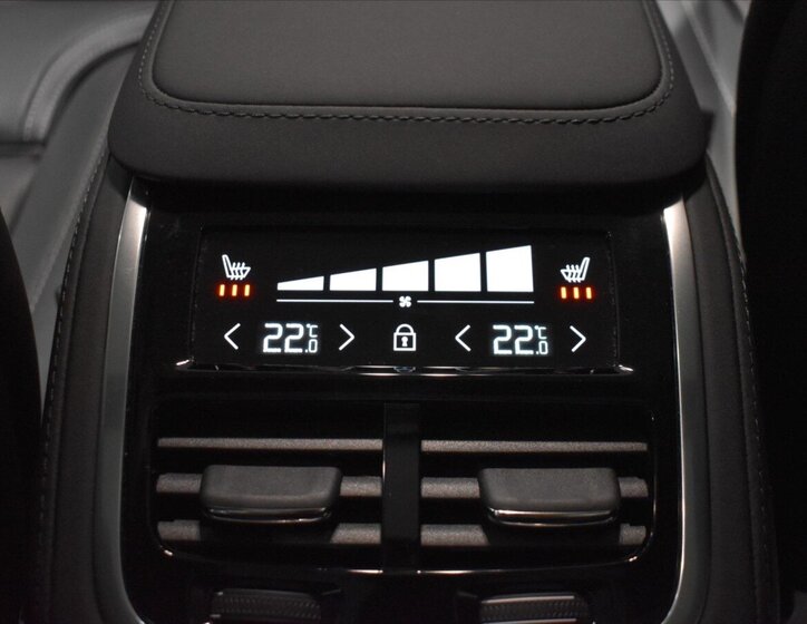 Volvo XC90 SUV / Terénní 2,0 l 228 kw