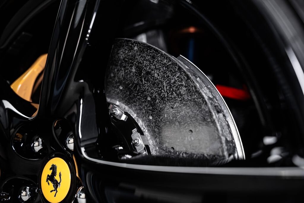 Ferrari Ostatní SUV / Terénní 6,5 l 529 kw