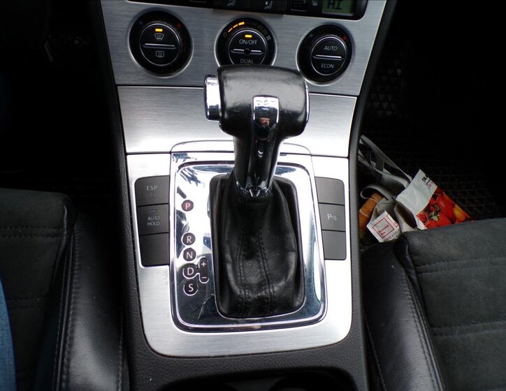 Volkswagen Passat Sedan 2,0 l 103 kw